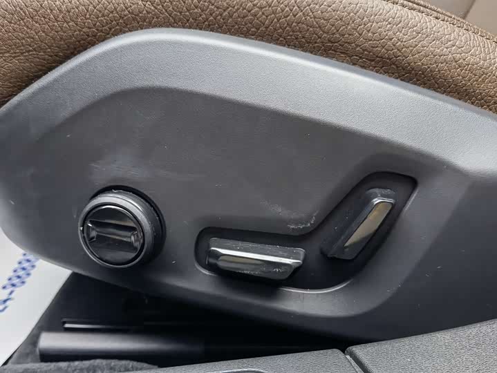 Фото 14 - Volvo S90