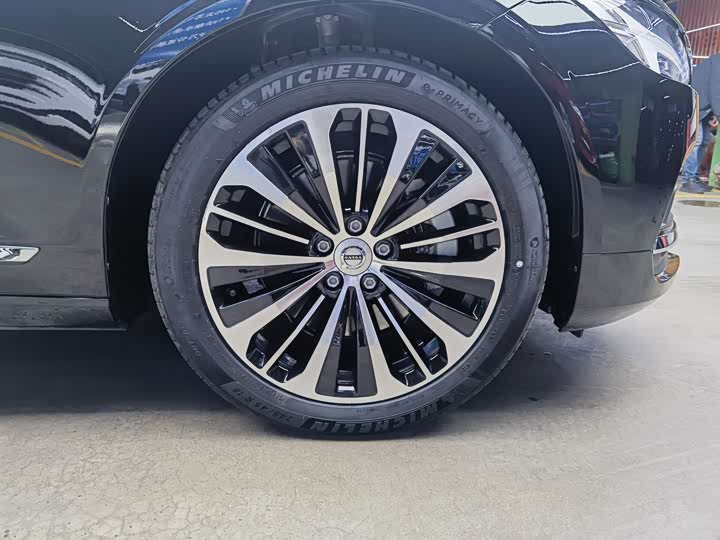 Фото 16 - Volvo S90