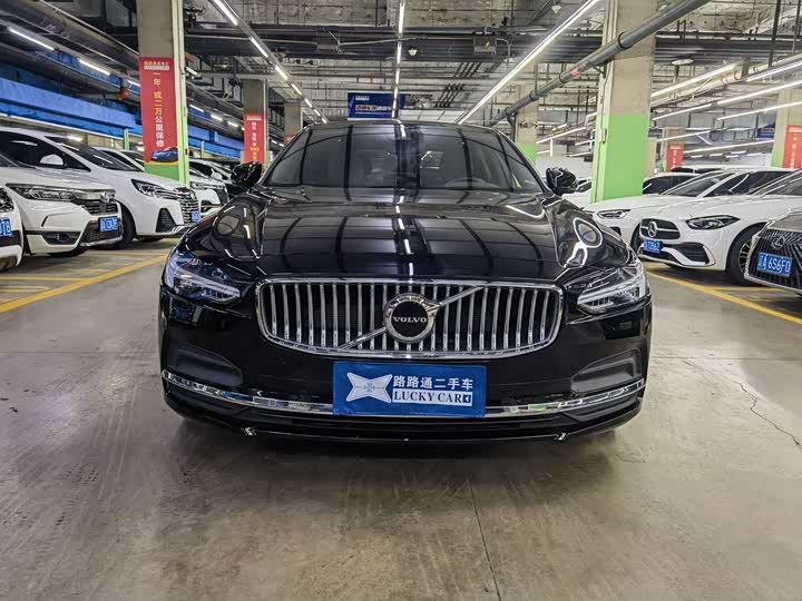 Фото 2 - Volvo S90