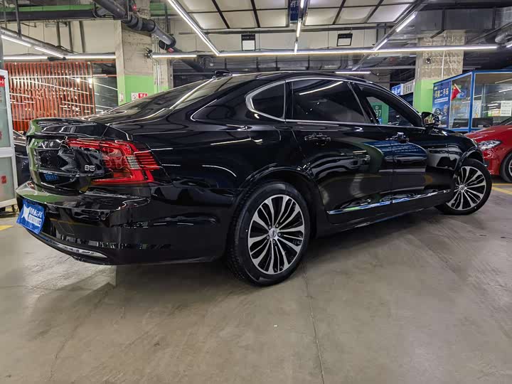 Фото 4 - Volvo S90