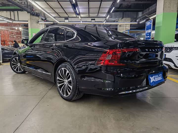 Фото 6 - Volvo S90