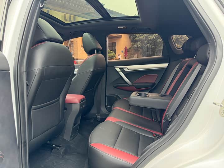 Фото 5 - Geely Coolray