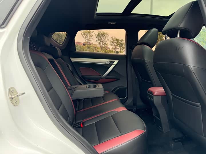 Фото 6 - Geely Coolray