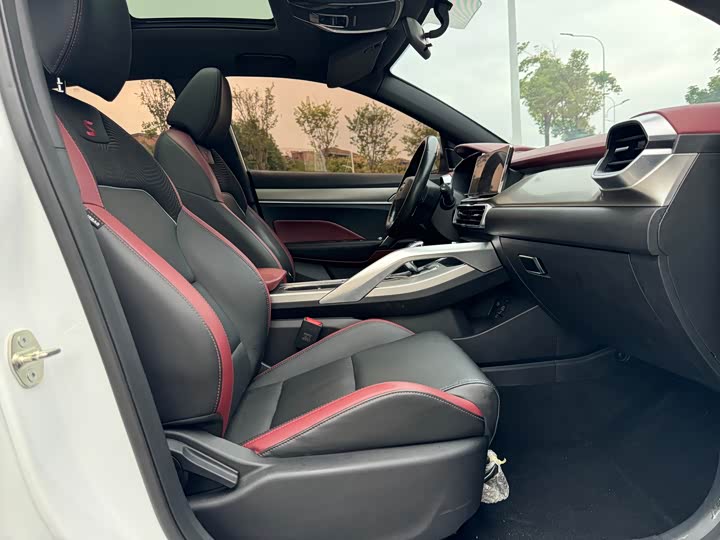 Фото 7 - Geely Coolray