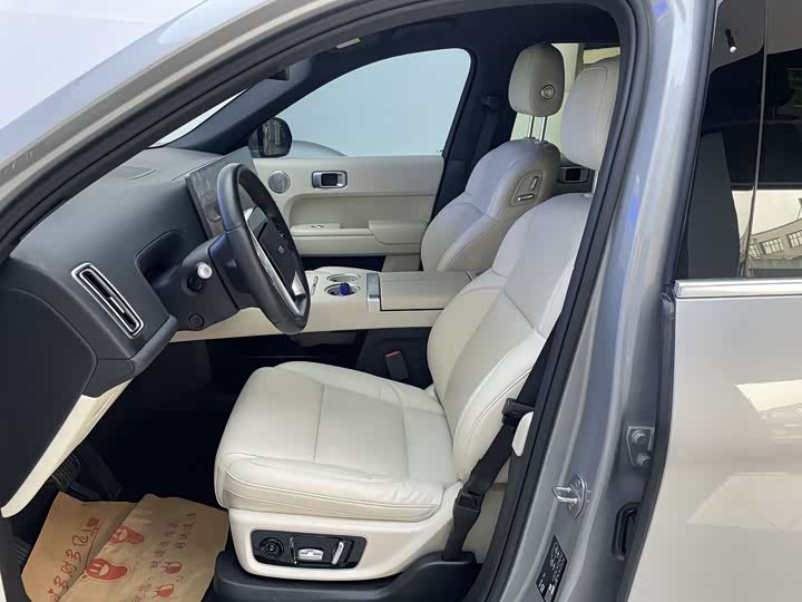 Фото 7 - LiXiang L8