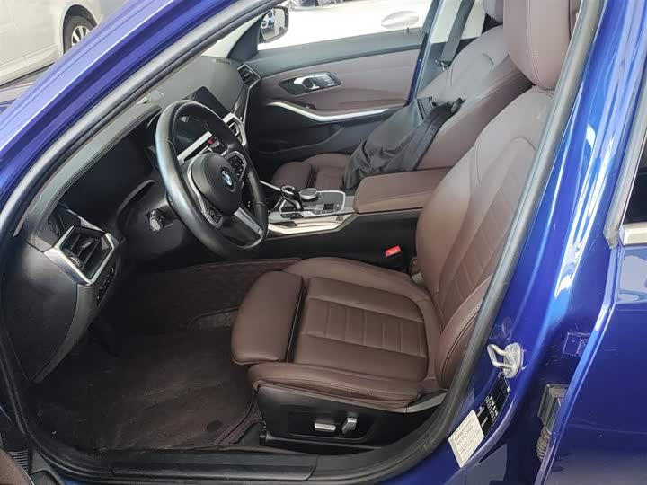 Фото 15 - BMW 3 Series