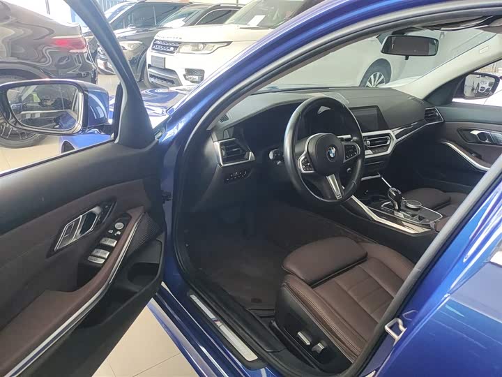 Фото 16 - BMW 3 Series