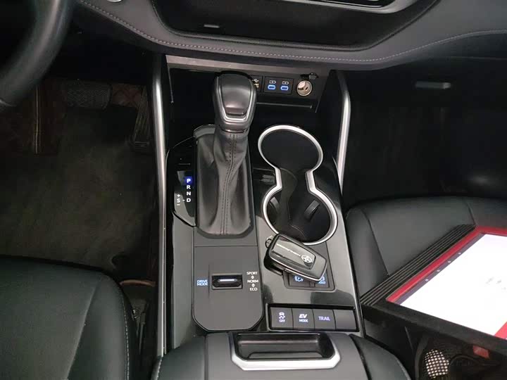 Фото 14 - Toyota Highlander