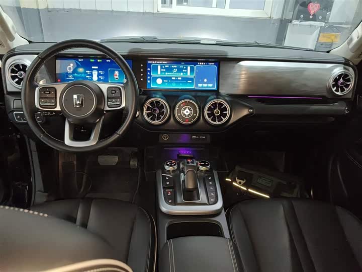 Фото 10 - Tank 300