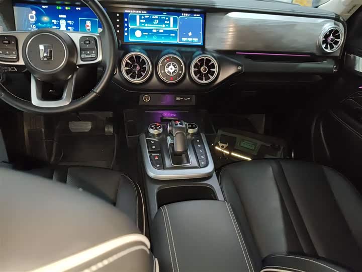 Фото 14 - Tank 300