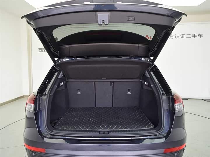 Фото 10 - Audi Q4 e-tron