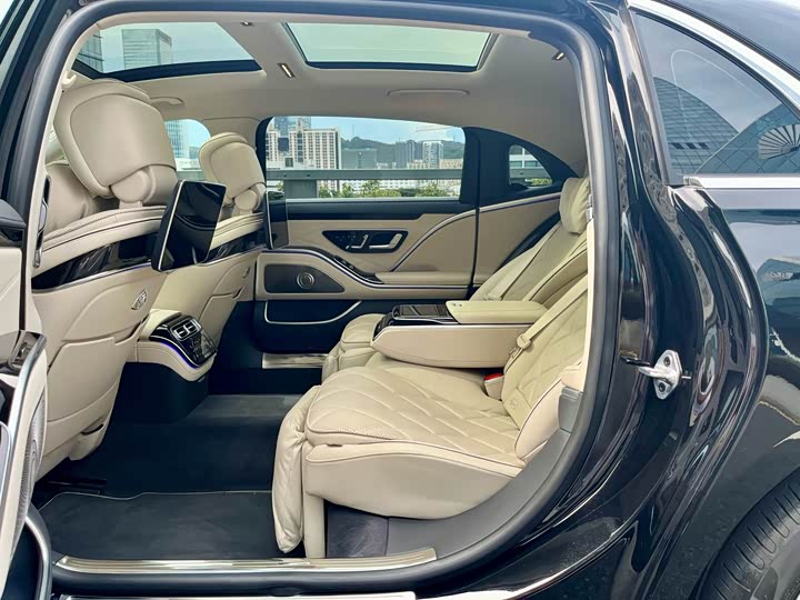 Фото 8 - Mercedes-Benz Maybach S-Class