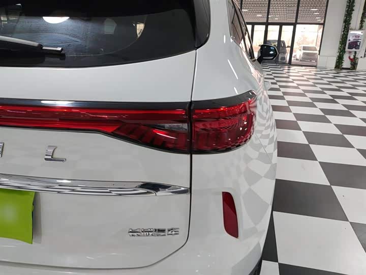 Фото 8 - Haval H6