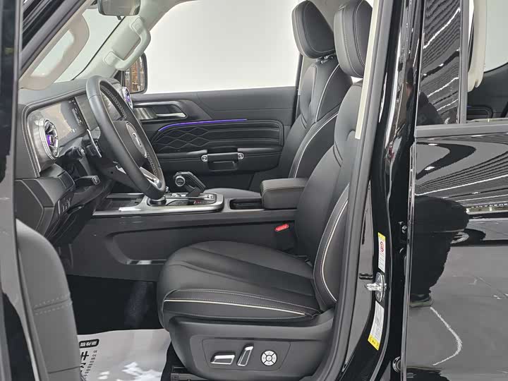 Фото 4 - Tank 300