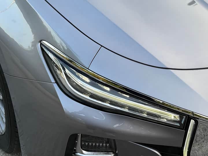 Фото 4 - Hongqi H5