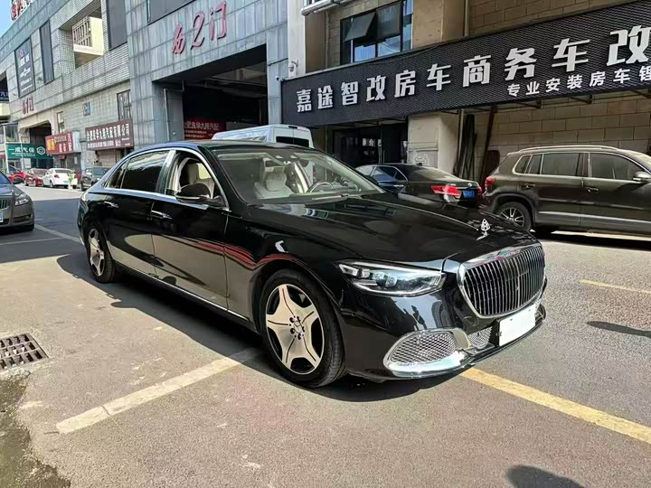 Фото 2 - Mercedes-Benz Maybach S-Class