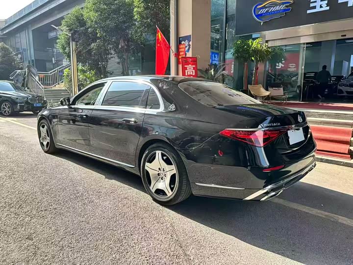 Фото 3 - Mercedes-Benz Maybach S-Class
