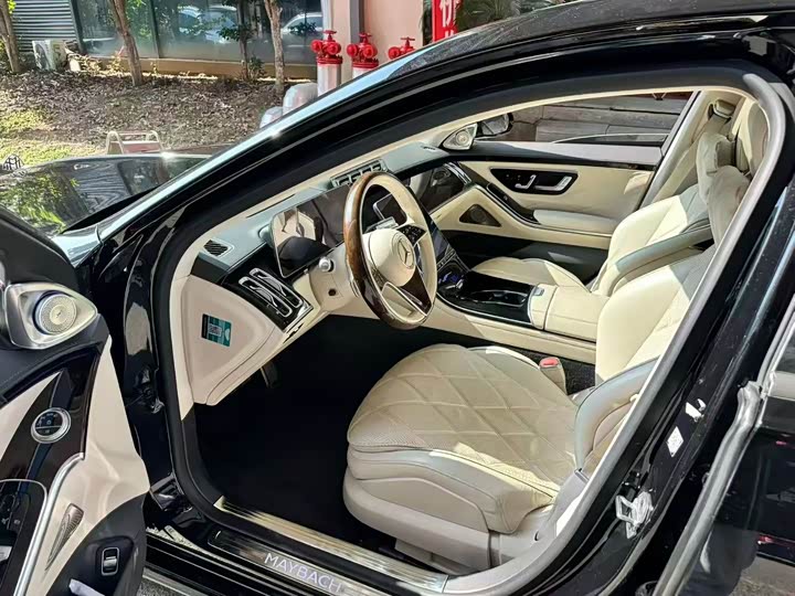 Фото 4 - Mercedes-Benz Maybach S-Class