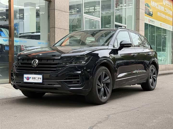 Фото 1 - Volkswagen Touareg