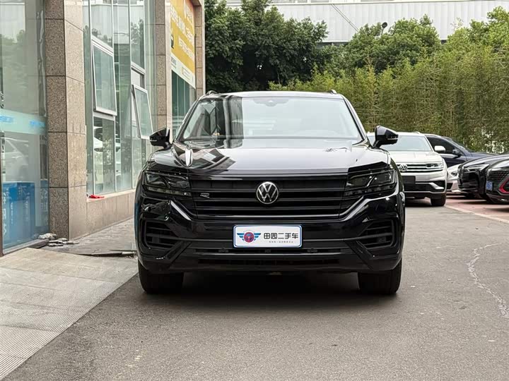 Фото 2 - Volkswagen Touareg