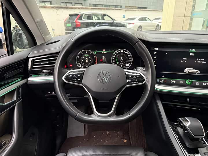 Фото 6 - Volkswagen Touareg