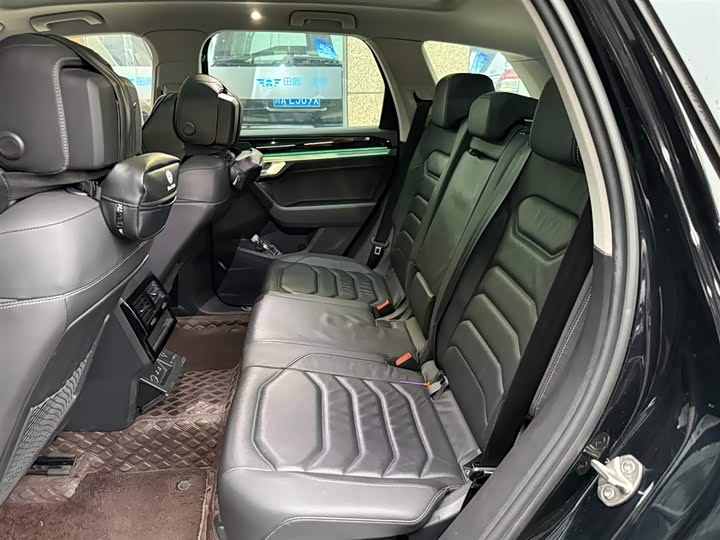 Фото 9 - Volkswagen Touareg