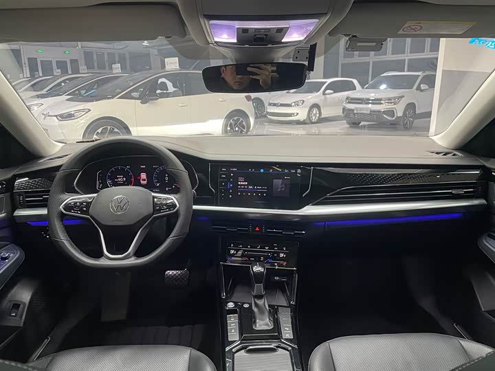 Фото 3 - Volkswagen Passat