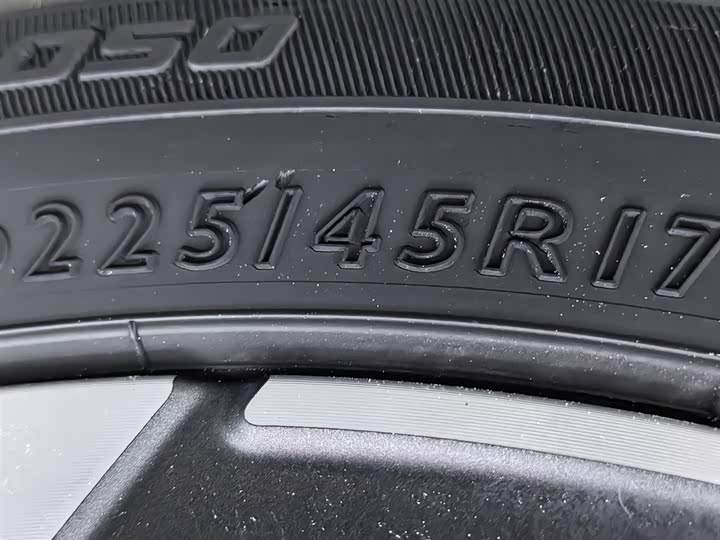 Фото 24 - Volkswagen Golf