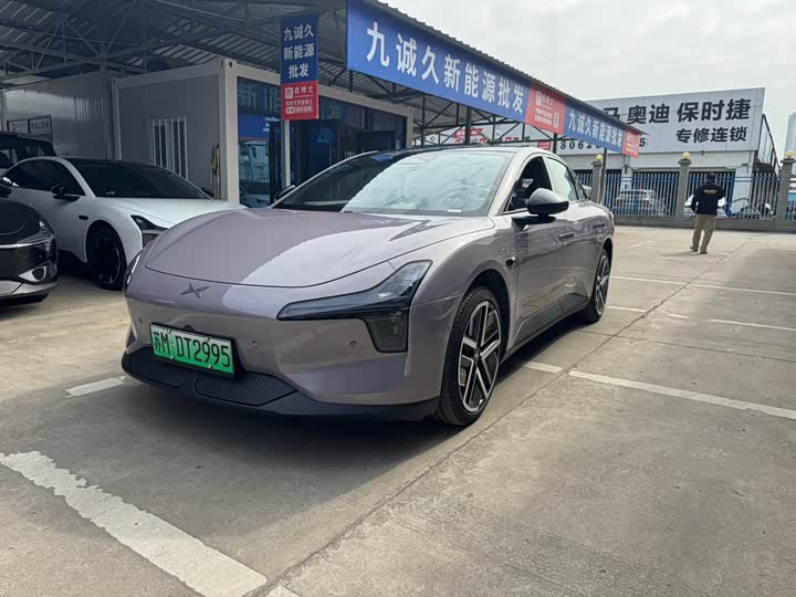 Фото 1 - XPeng Mona M03