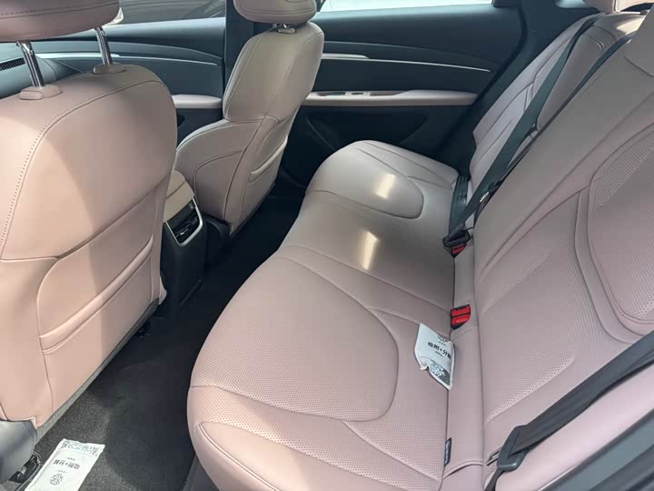 Фото 8 - XPeng Mona M03