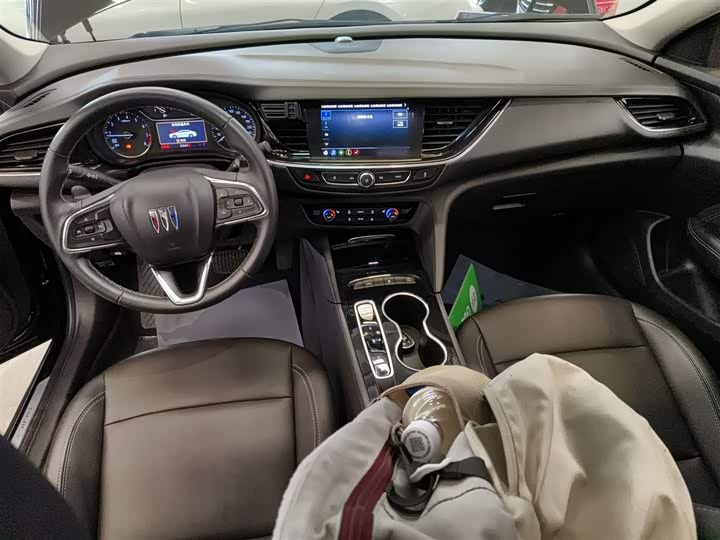 Фото 10 - Buick Regal