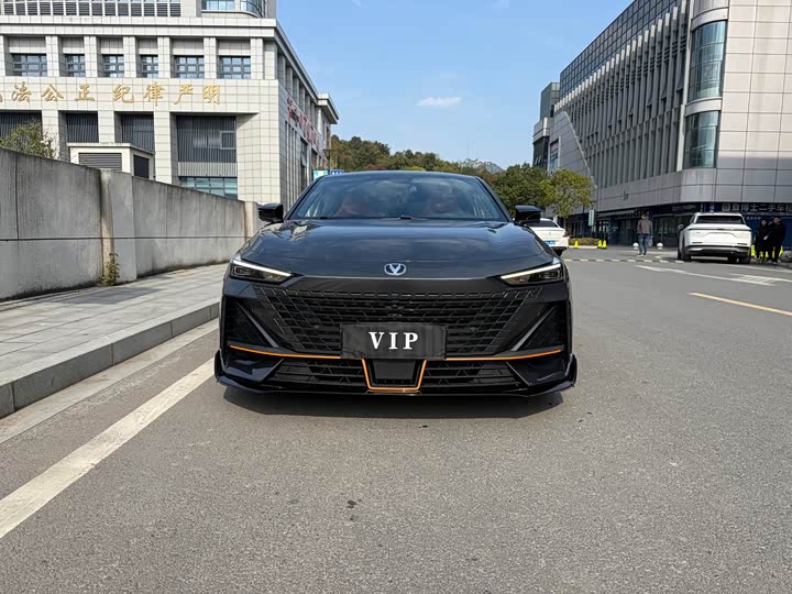 Фото 2 - Changan UNI-V