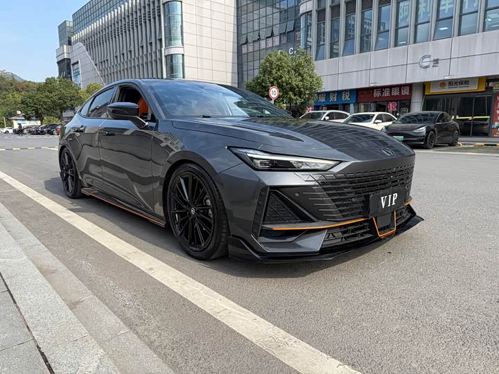 Фото 3 - Changan UNI-V