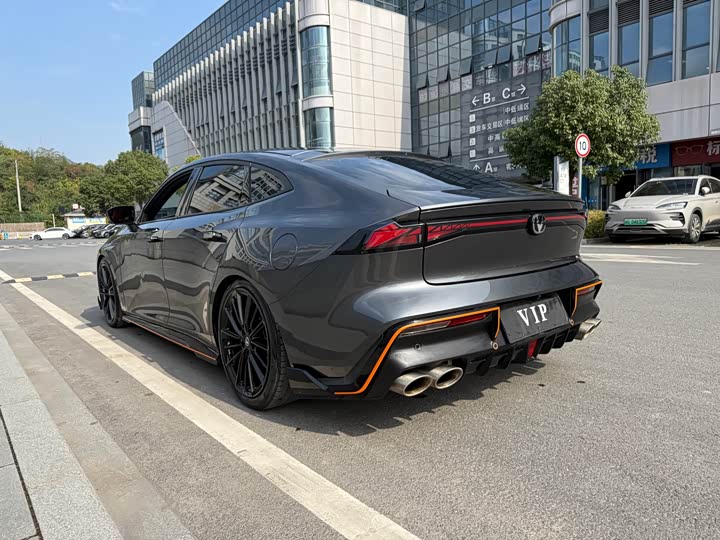 Фото 6 - Changan UNI-V