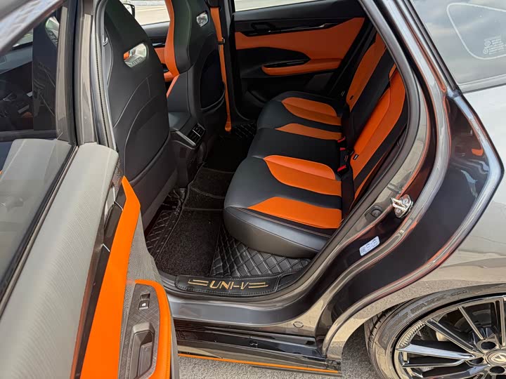 Фото 7 - Changan UNI-V