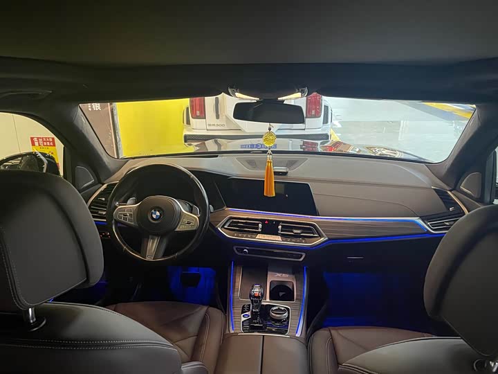 Фото 17 - BMW X5