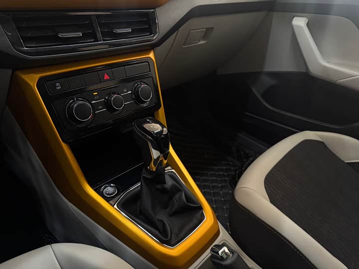 Фото 13 - Volkswagen T-Cross