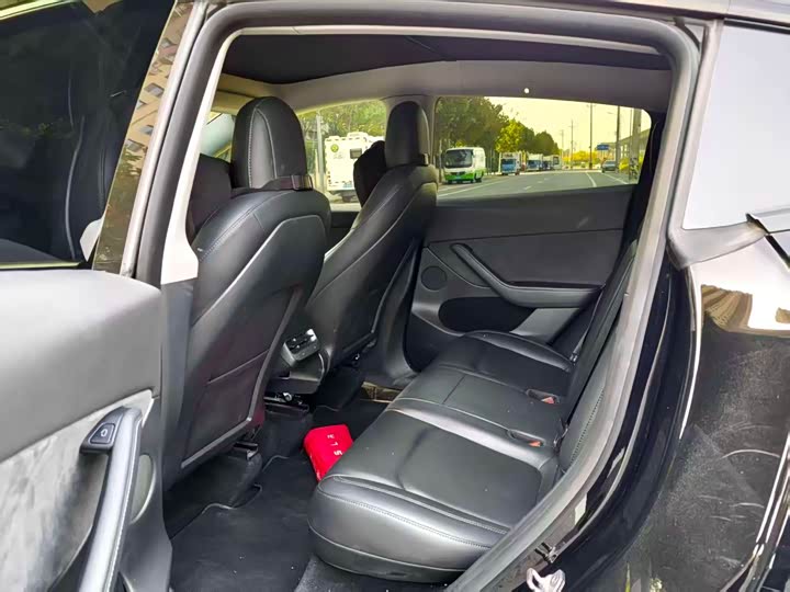 Фото 9 - Tesla Model Y