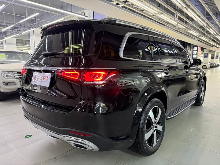 Фото 16 - Mercedes-Benz GLS-Class