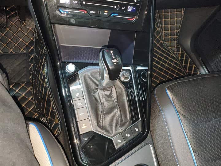 Фото 14 - Volkswagen Tayron GTE Hybrid