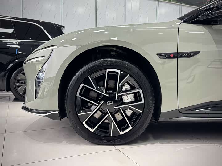 Фото 3 - Avatr 06