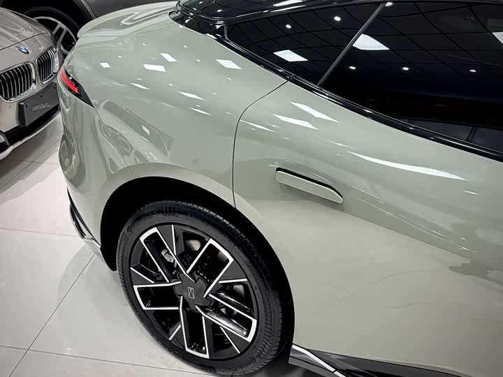 Фото 4 - Avatr 06