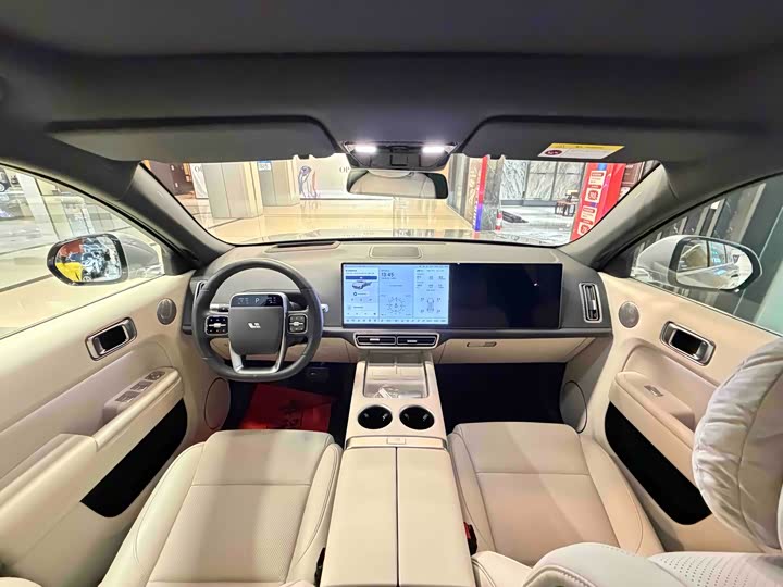 Фото 11 - LiXiang L7