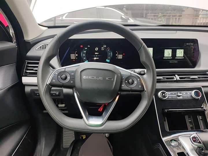 Фото 11 - Beijing X7