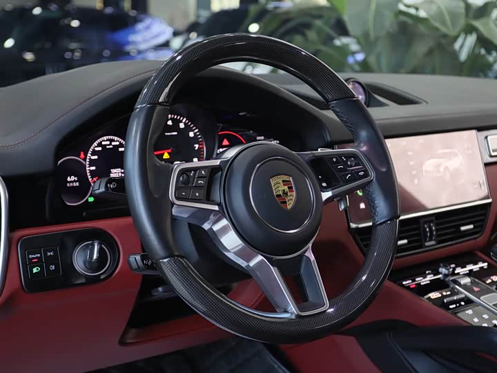 Фото 10 - Porsche Cayenne