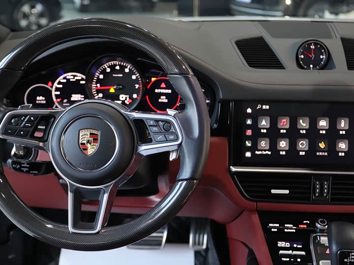 Фото 13 - Porsche Cayenne