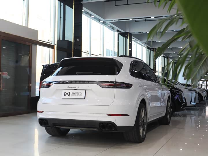 Фото 20 - Porsche Cayenne