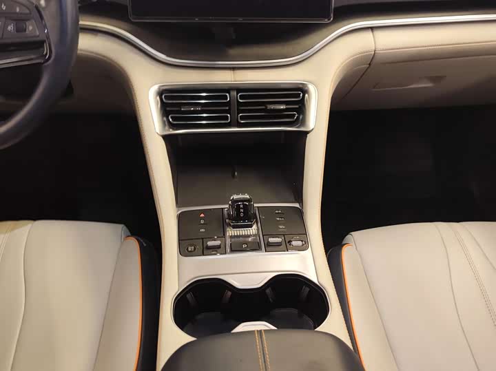 Фото 12 - BYD Song Plus Hybrid/EV