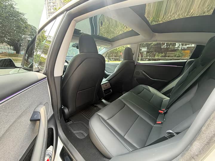 Фото 8 - Tesla Model 3