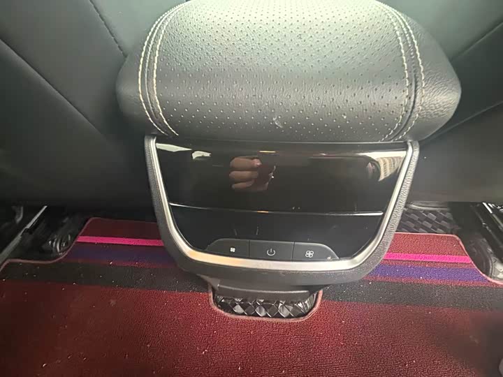 Фото 15 - Maxus G50